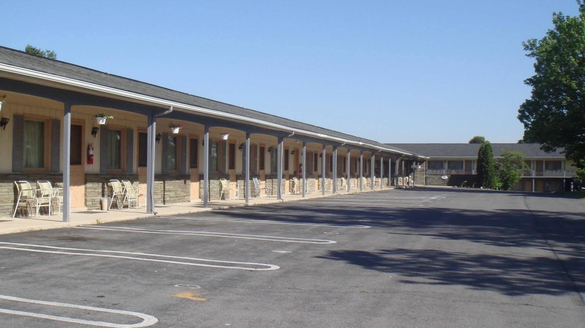 Travelodge By Wyndham Strasburg/Lancaster Amish Country المظهر الخارجي الصورة